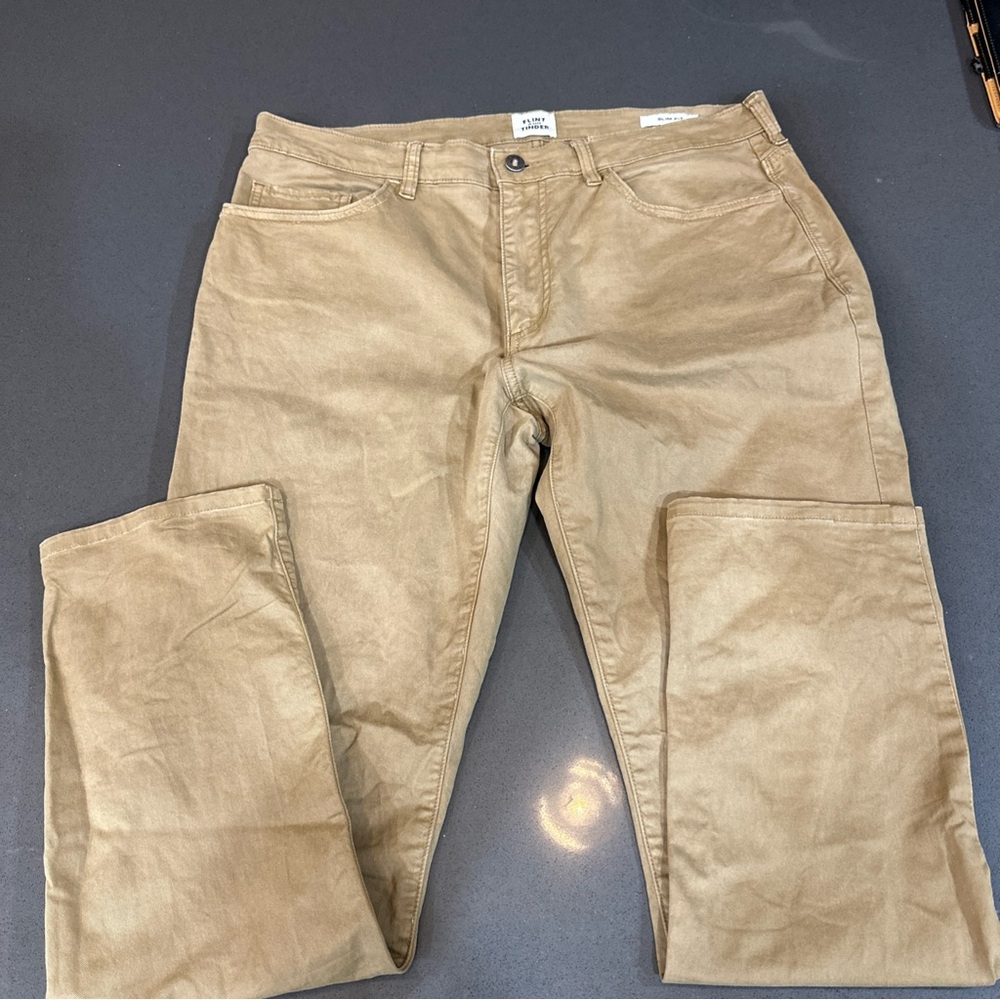 Flint & Tinder Men's Khaki Pants Size 34 x 32(actual 34x29)  Slim Fit  Pockets